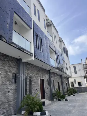 4bdrm Duplex in Lekki Phase 2 for sale