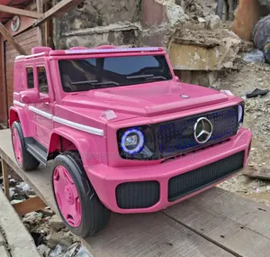 Mercedes Benz Car Double Seat. 3 to 8.