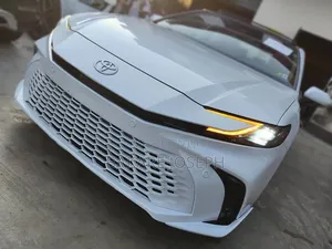 Toyota Camry XSE 2025 White