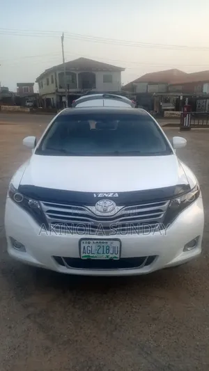 Toyota Venza 2010 White