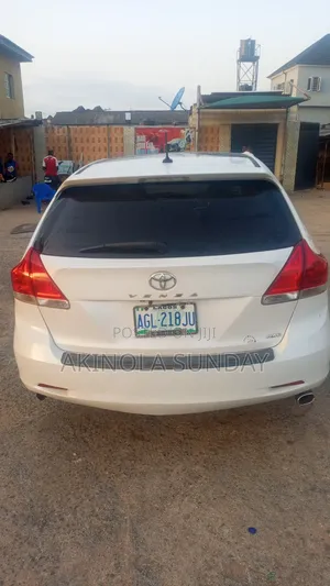 Toyota Venza 2010 White