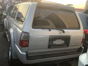 Toyota 4-Runner 2000 White