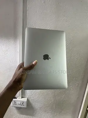 Laptop Apple MacBook Pro 2017 8GB Intel Core i5 SSD 256GB