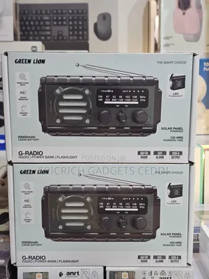 Green Lion G-Radio FM/AM Radio and 20,000mah Powerbank