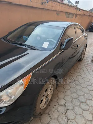 Hyundai Sonata 2011 Black