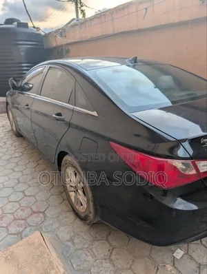 Hyundai Sonata 2011 Black