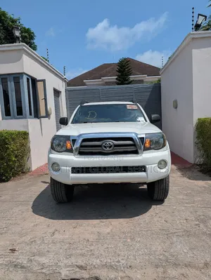Toyota Tacoma 2009 White