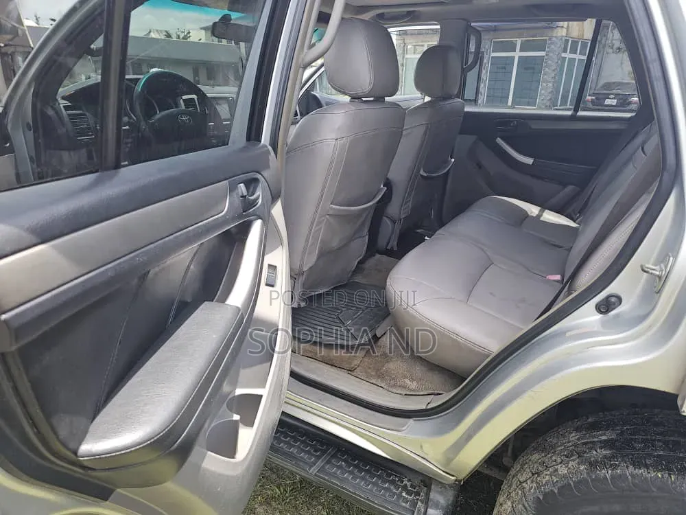 Toyota 4-Runner 2006 Silver