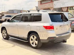 Toyota Highlander Limited 2011 Silver