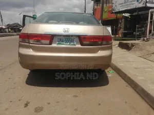 Honda Accord 2006 Gold