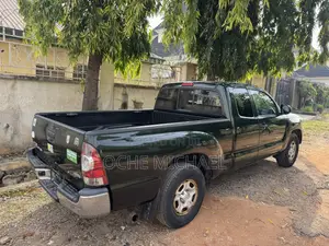 Toyota Tacoma 2015 Green