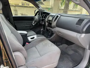 Toyota Tacoma 2015 Green