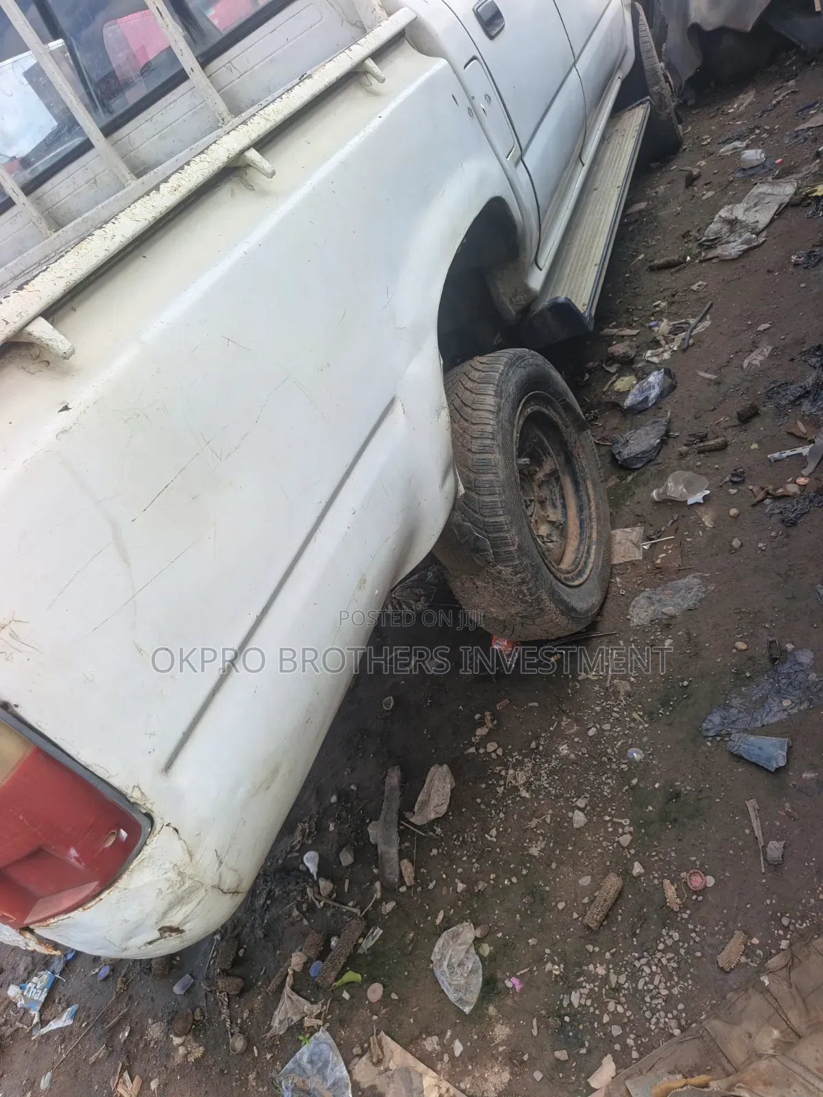 Toyota Hilux 2002 White