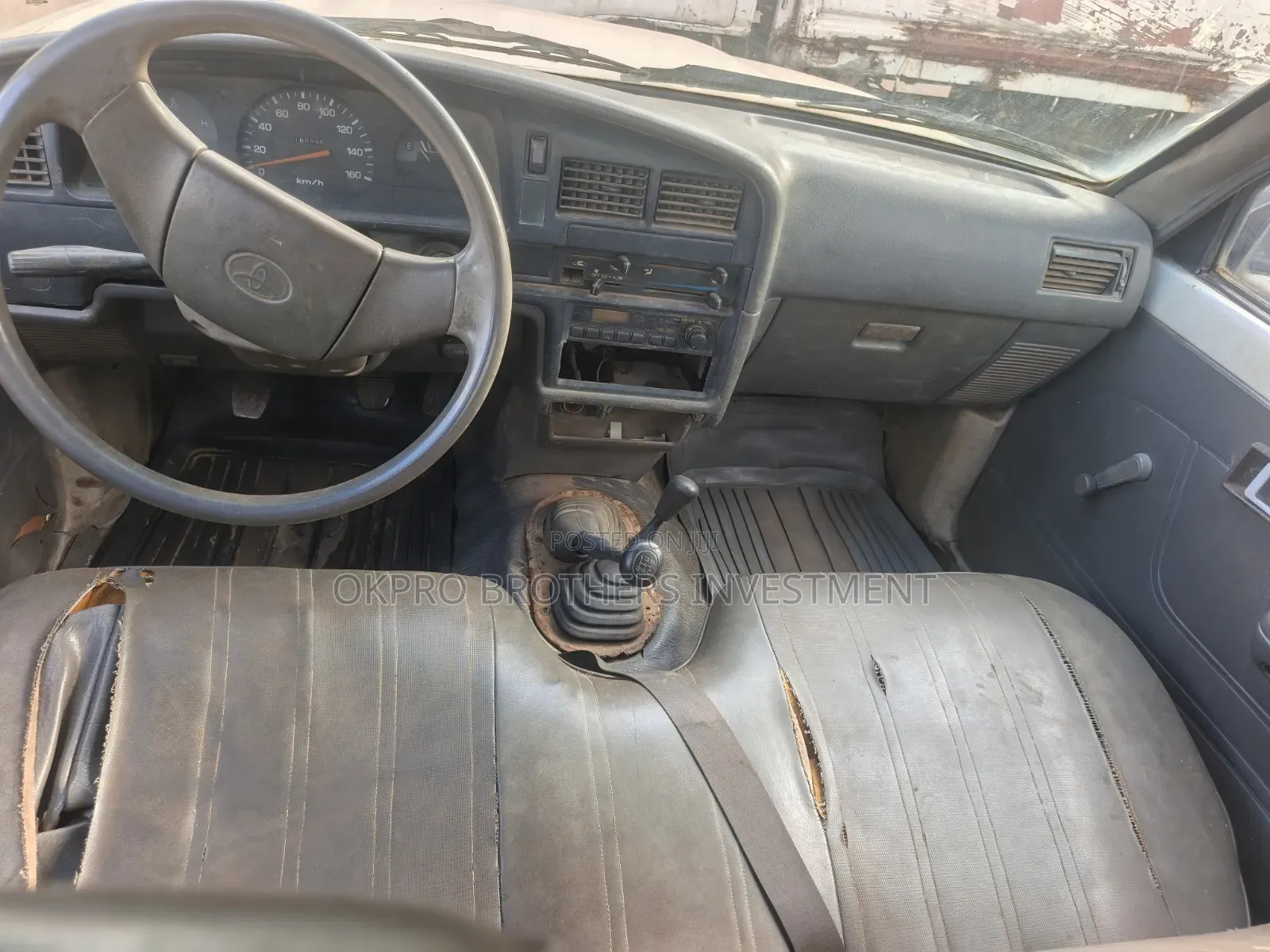 Toyota Hilux 2002 White