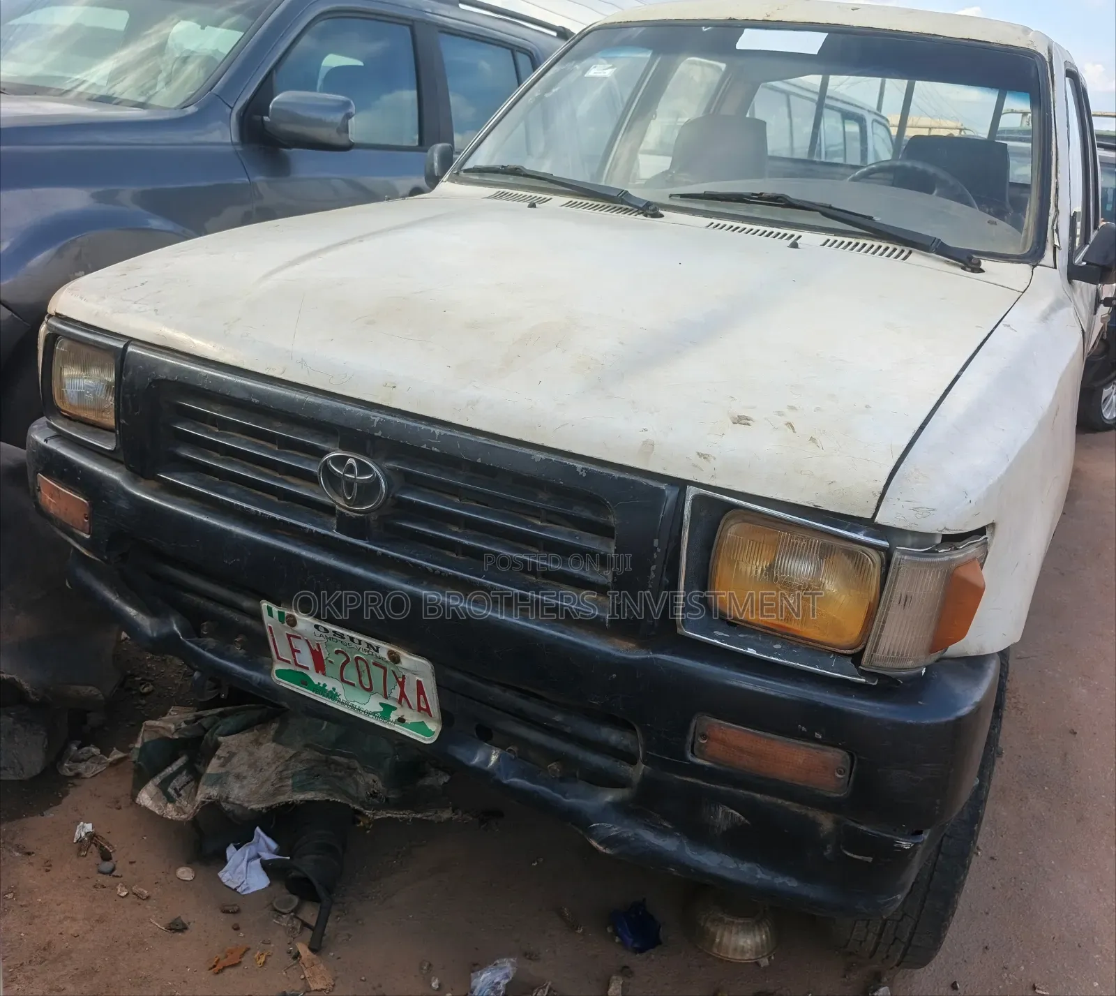 Toyota Hilux 2002 White
