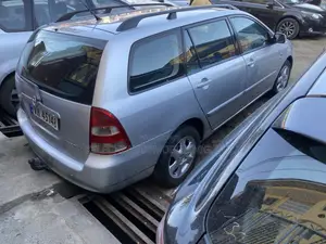 Toyota Corolla Liftback 2004 Silver
