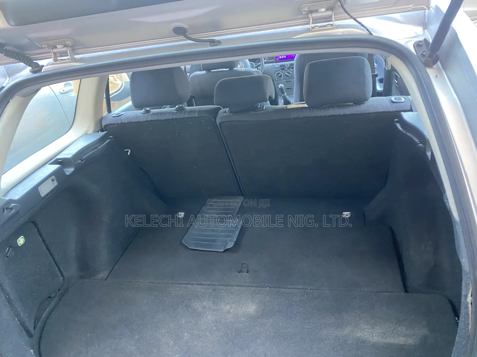 Toyota Corolla Liftback 2004 Silver