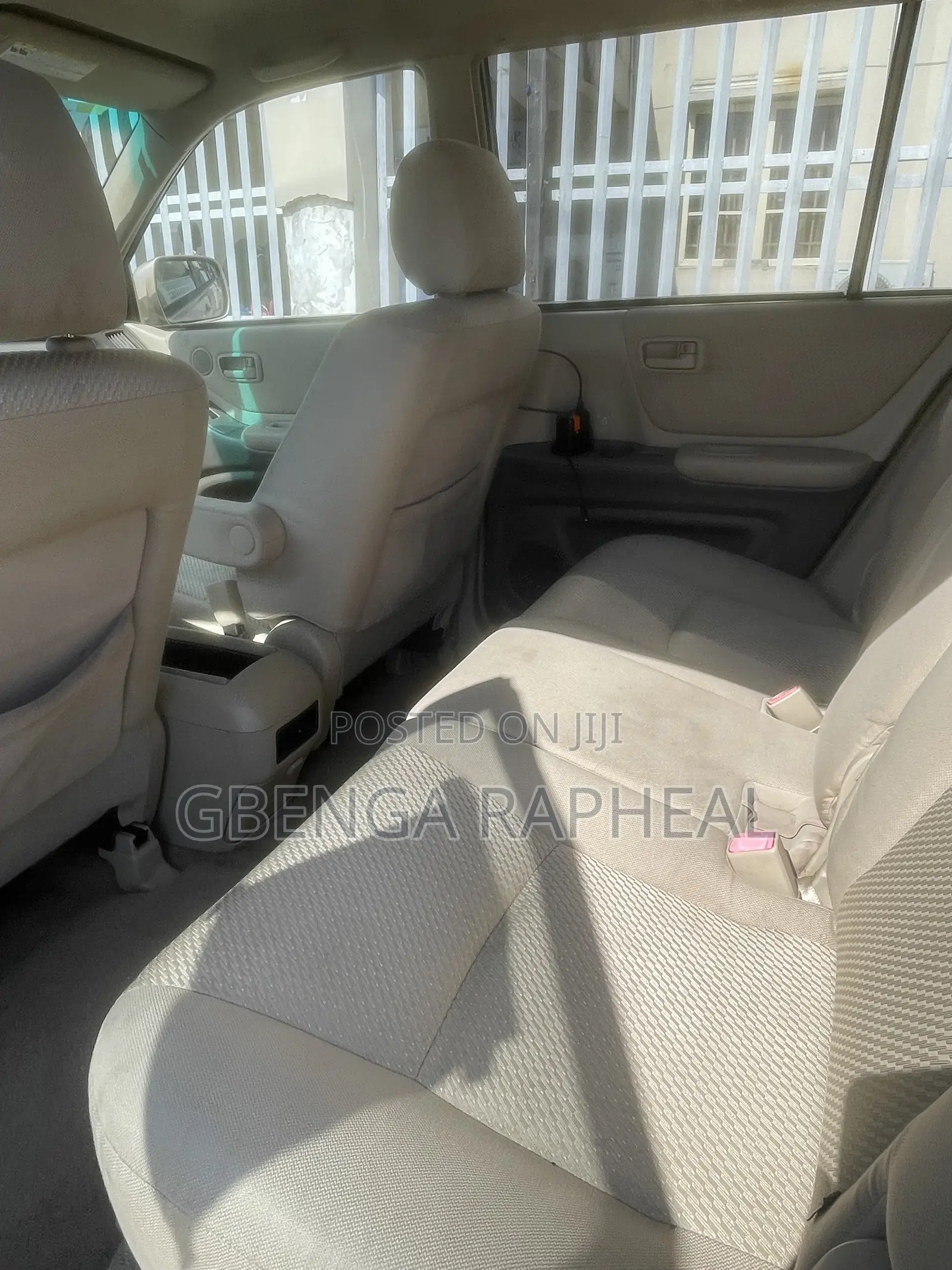 Toyota Highlander 2004 Gold