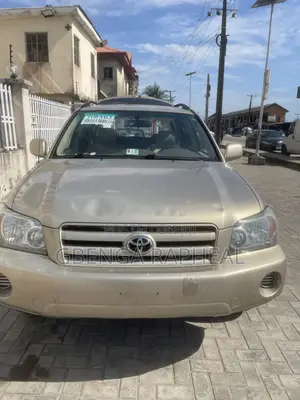 Toyota Highlander 2004 Gold
