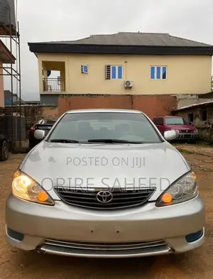 Toyota Camry 2006 Gold
