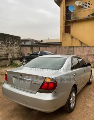 Toyota Camry 2006 Gold