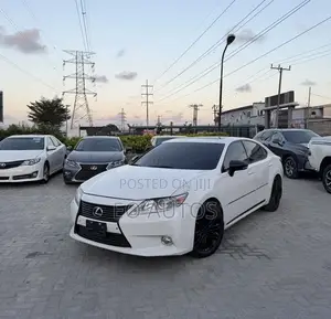Lexus ES 350 FWD 2013 White