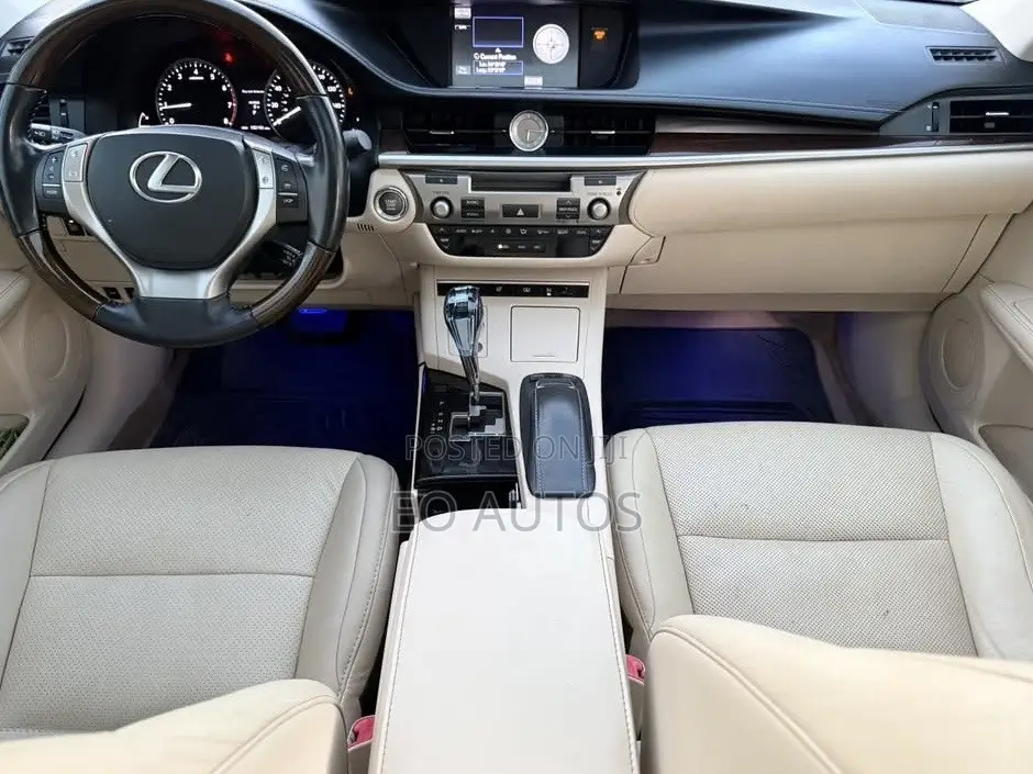 Lexus ES 350 FWD 2013 White
