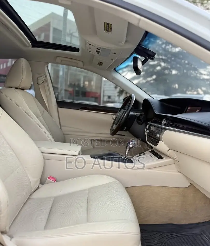 Lexus ES 350 FWD 2013 White