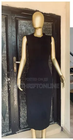 Black Sleeveless Bodycon Dress