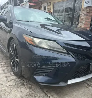 Toyota Camry XSE (2.5L 4cyl 8A) 2019 Blue
