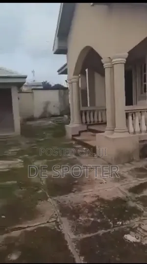 4bdrm Bungalow in Enugu for sale