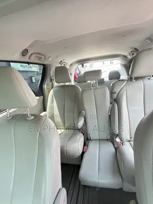Toyota Sienna 2014 Gray