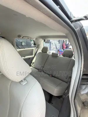 Toyota Sienna 2014 Gray