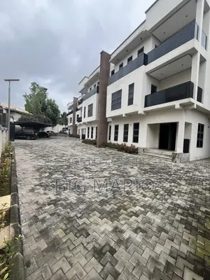 5bdrm Duplex in Asokoro for sale