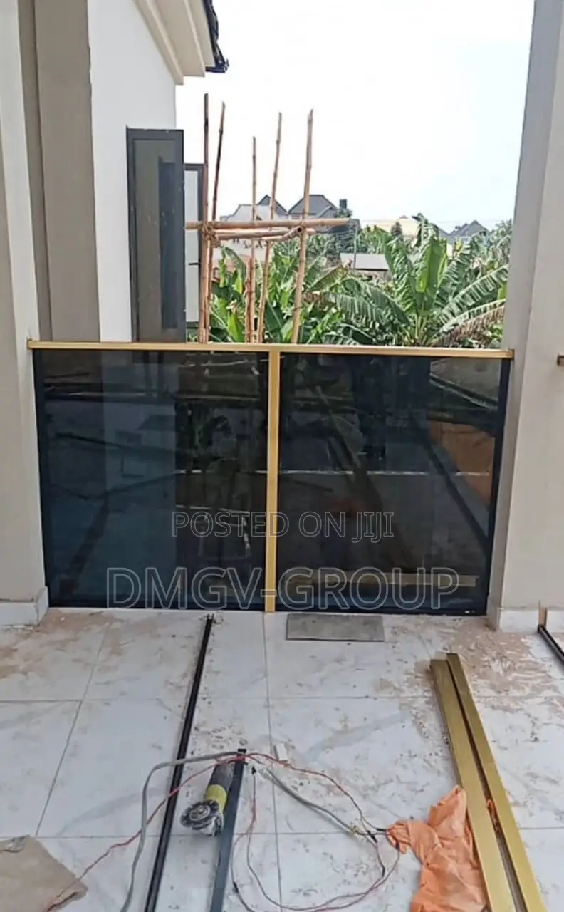Aluminum and Stainless Handrail