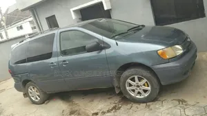 Toyota Sienna 2002 Gray