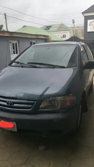 Toyota Sienna 2002 Gray