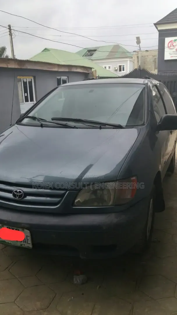 Toyota Sienna 2002 Gray