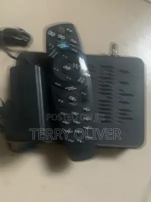 DSTV Decoŕder and Dish