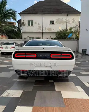 Dodge Challenger GT 2021 White