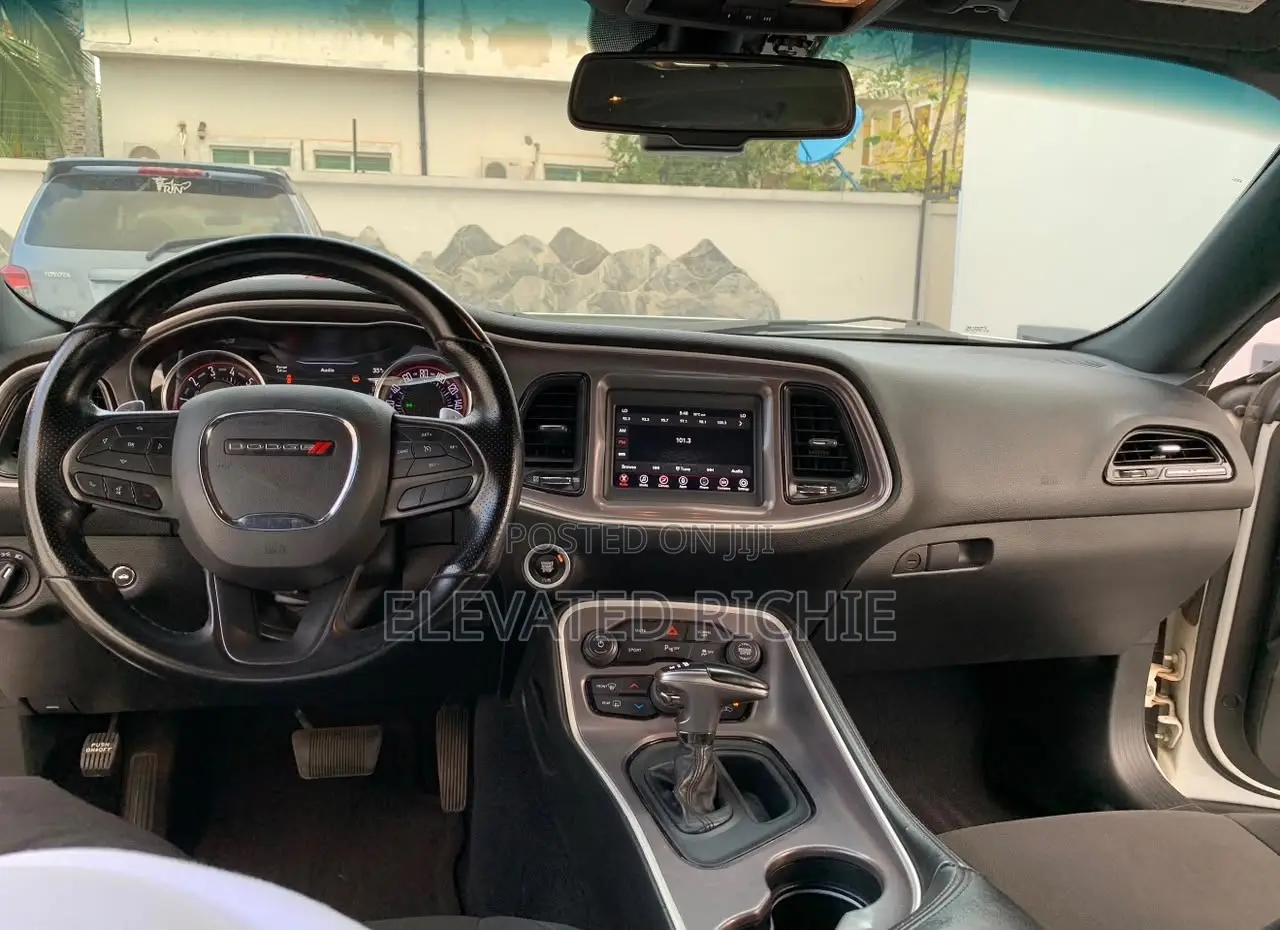 Dodge Challenger GT 2021 White