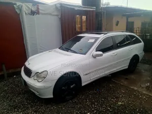 Mercedes-Benz C200 2006 White