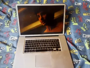 Laptop Apple MacBook 2010 8GB Intel Core i7 SSD 750GB