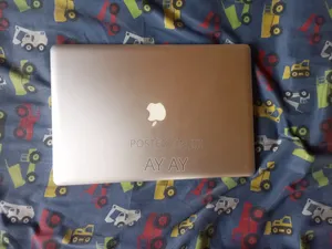 Laptop Apple MacBook 2010 8GB Intel Core i7 SSD 750GB