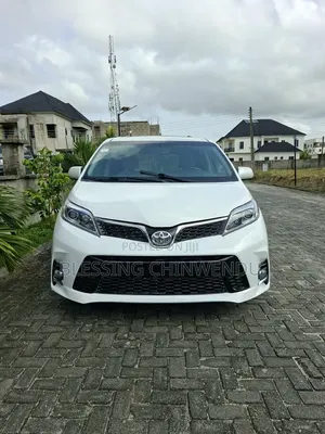 Toyota Sienna XLE Premium 7-Passenger 4dr Minivan AWD (3.5L 6cyl 6A)