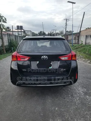 Toyota Auris 2013 Black
