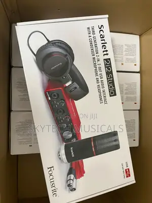 Scarlet 2i2 With Headphone and Condenser Microphone