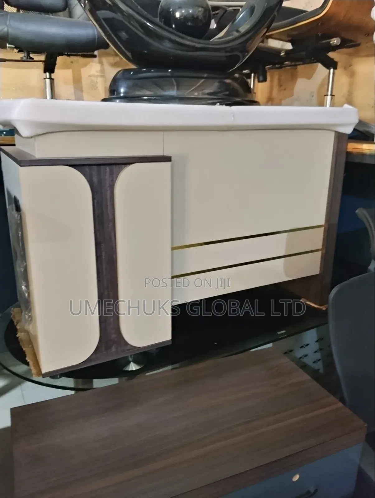 1.2m Office Desk With Hanging Lights