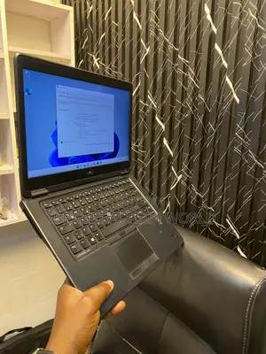 Laptop Dell Latitude E7450 12GB Intel Core i5 HDD 320GB