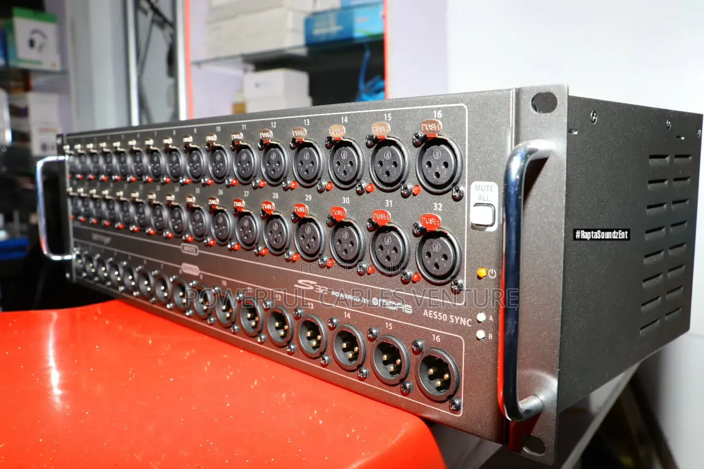 Midas DL32, a Digital Stage Box